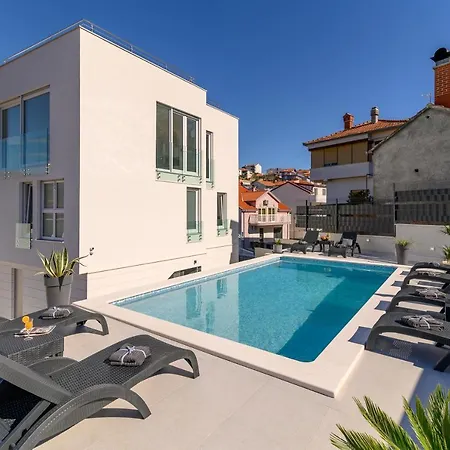 Amazing View Villa *